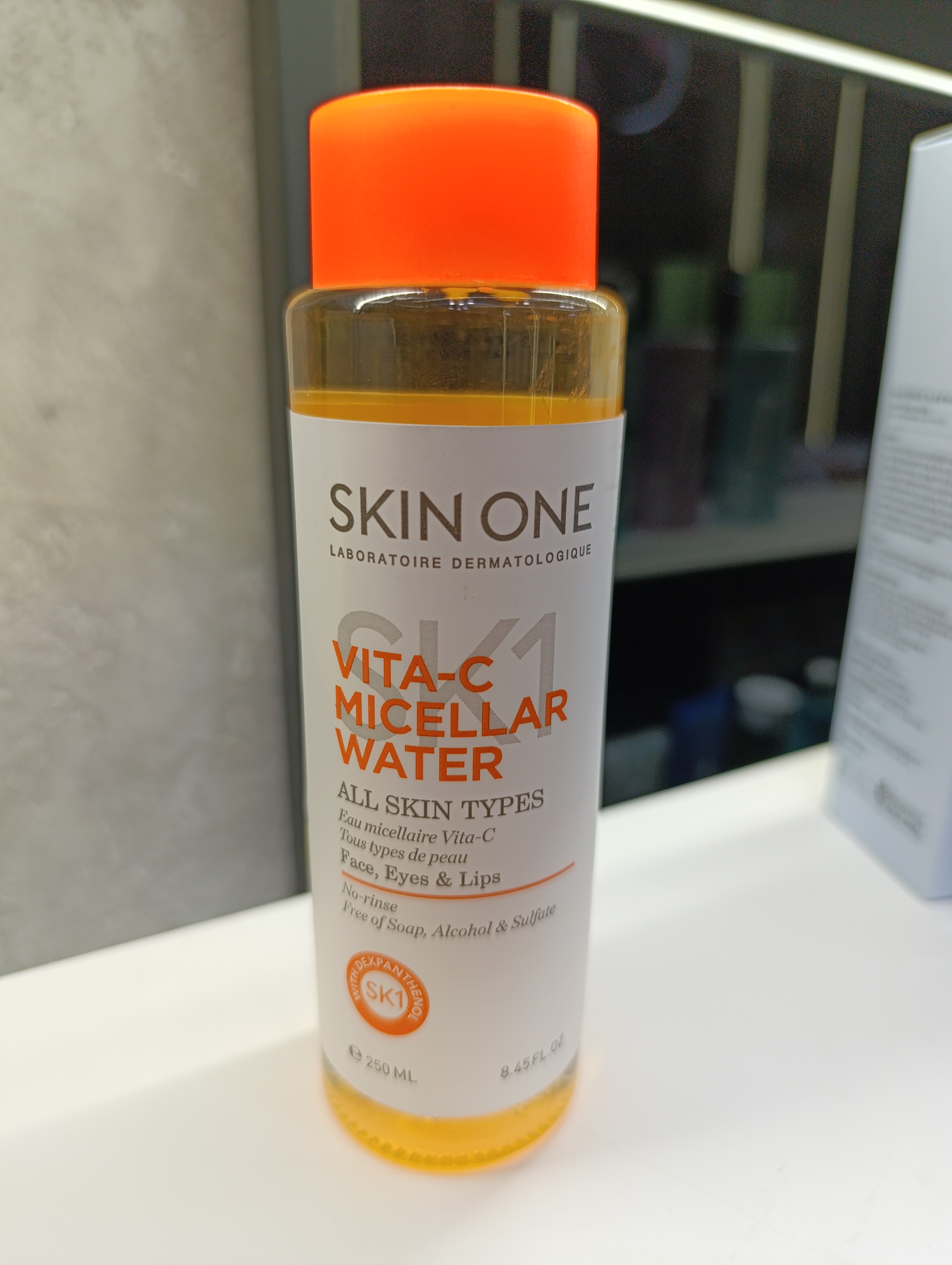 میسلار پاک کننده آرایش  حاوی ویتامین سی