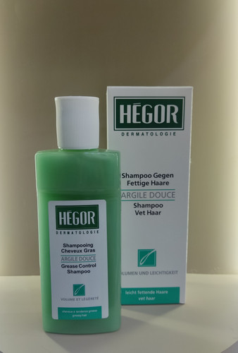 شامپو تنظیم کننده چربی پوست سر و مرطوب کننده ساقه مو هگور