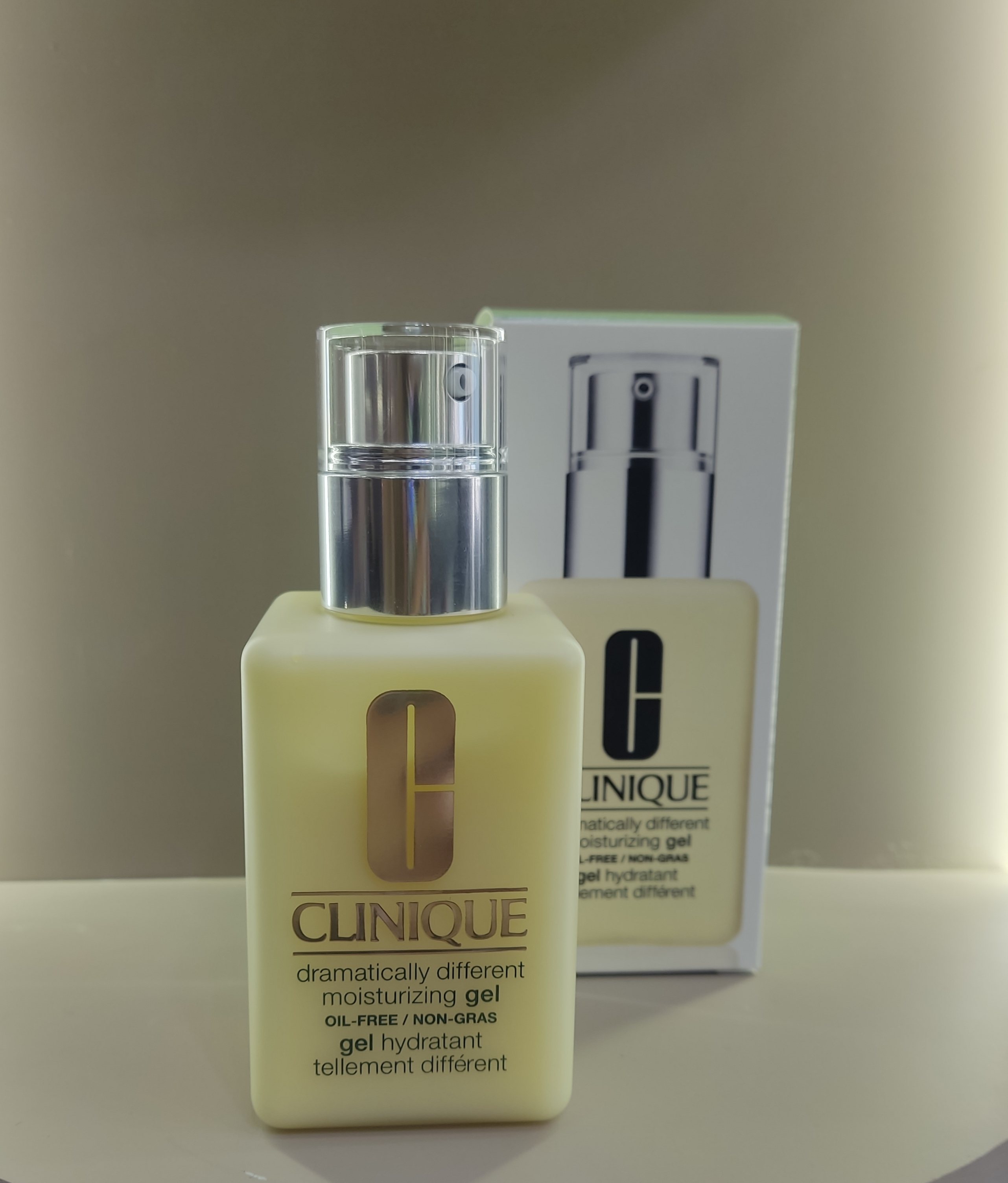 آبرسان مرطوب کننده دراماتیکالی ژلی کلینیک