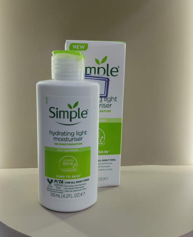 آبرسان مرطوب کننده سیمپل پوست چرب