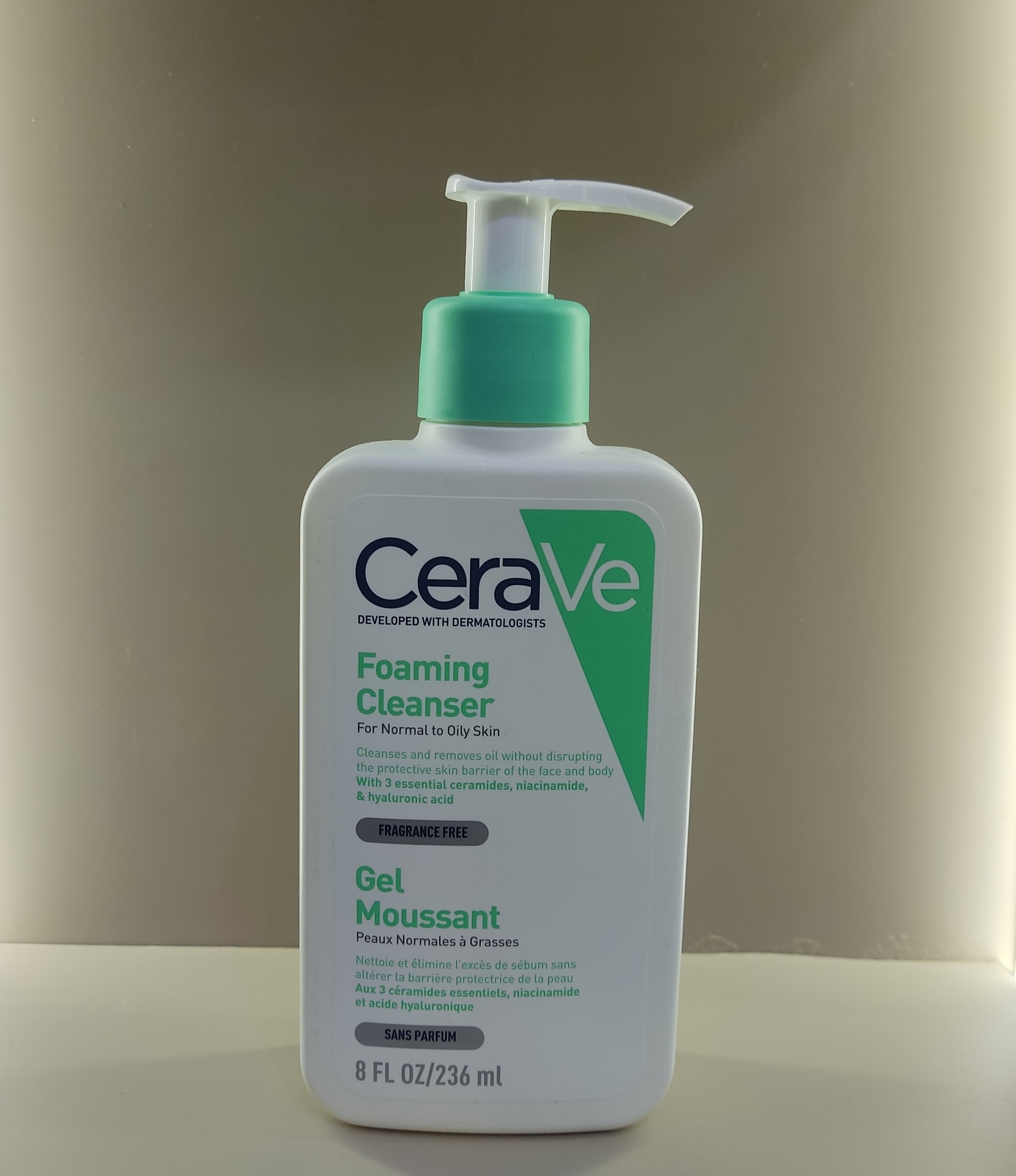 شوینده پوست چرب سراوی