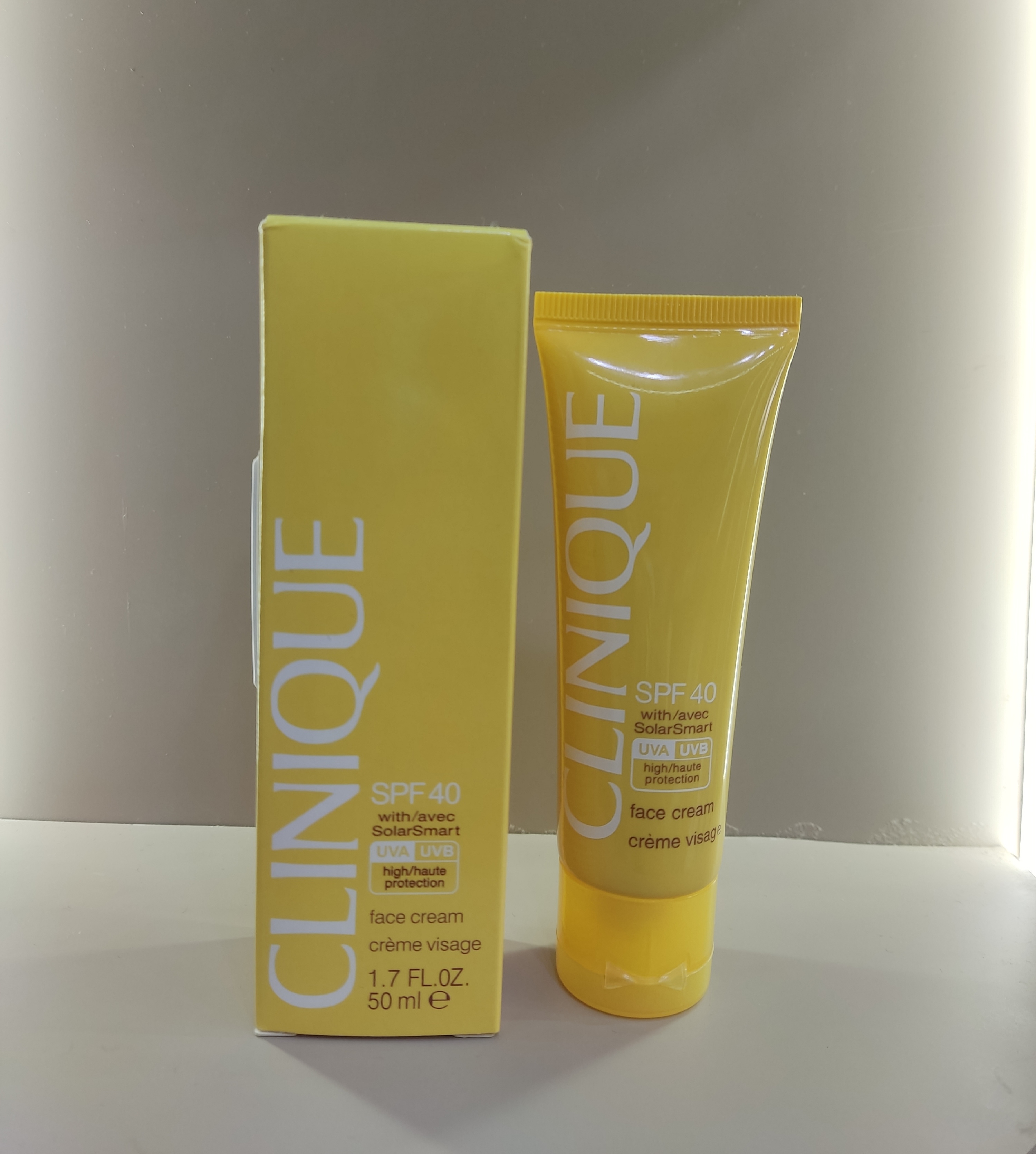 کرم ضد آفتاب کلینیک