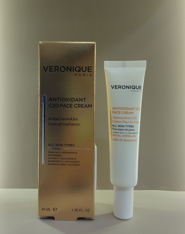 کرم آنتی اکسیدان صورت حاوی ویتامین C ورونیک