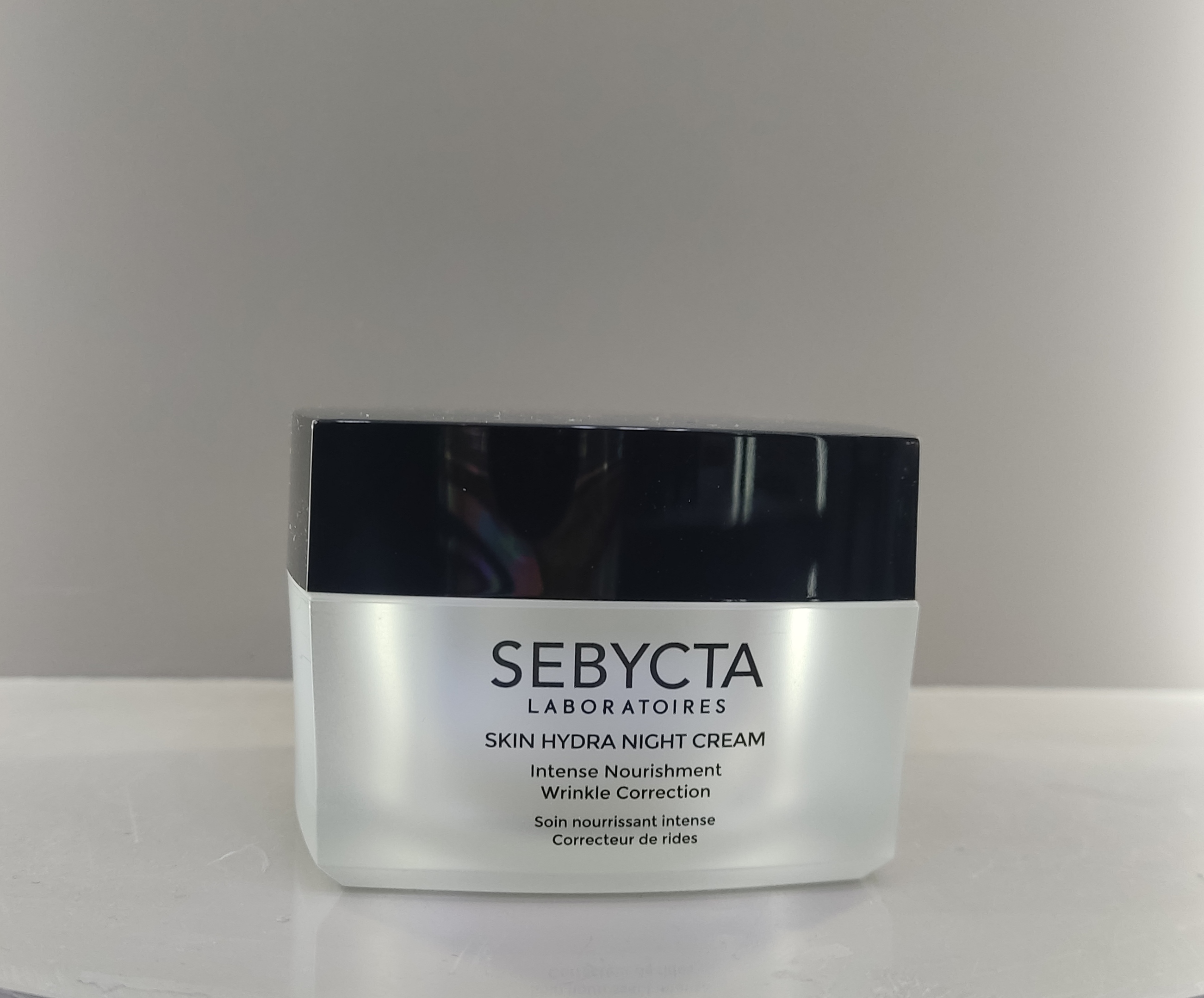 کرم شب مرطوب کننده سبیکتا