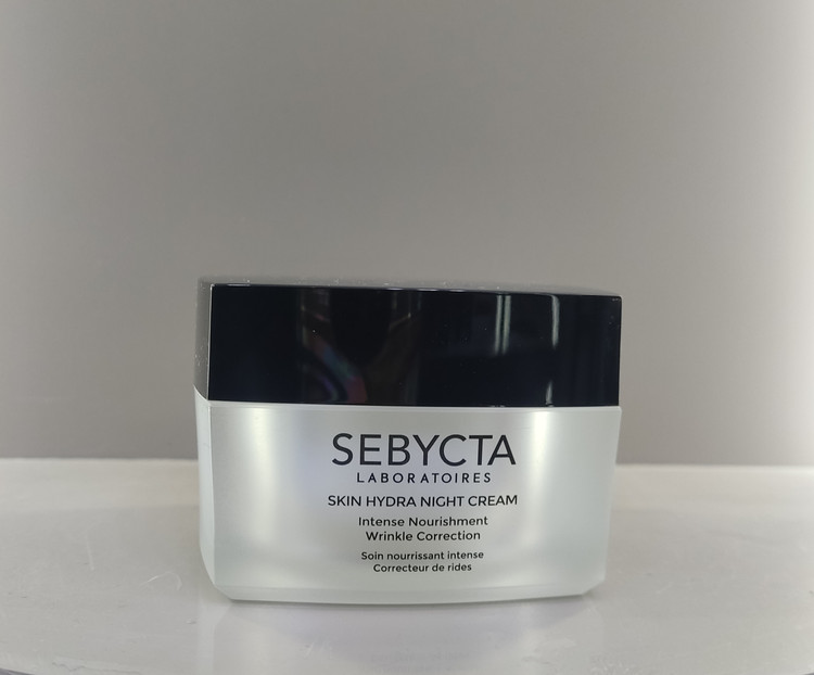 کرم شب مرطوب کننده سبیکتا