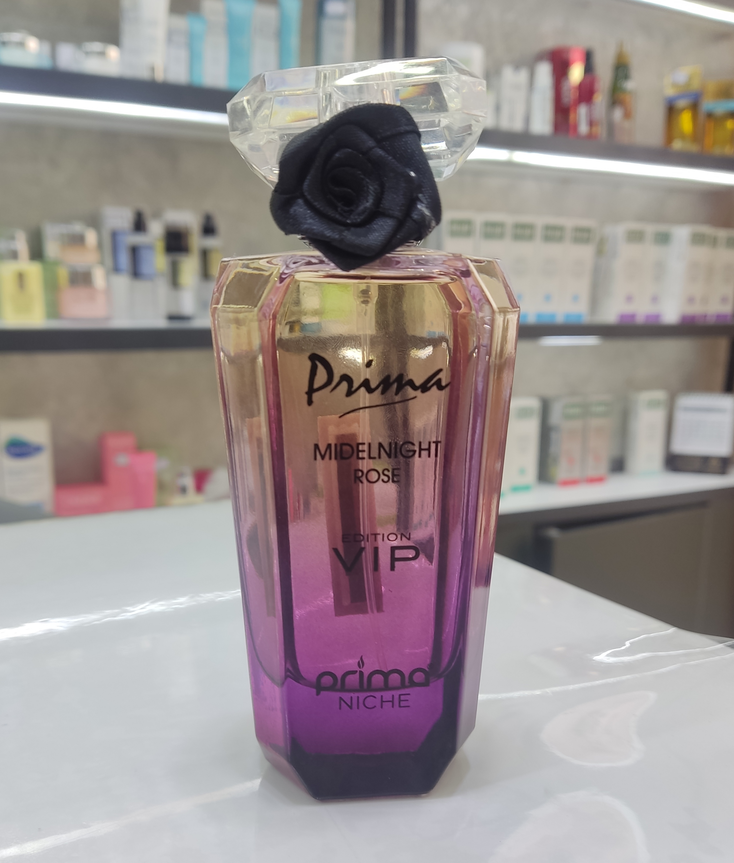 ادکلن زنانه میدلنایت رز  Midelnight rose