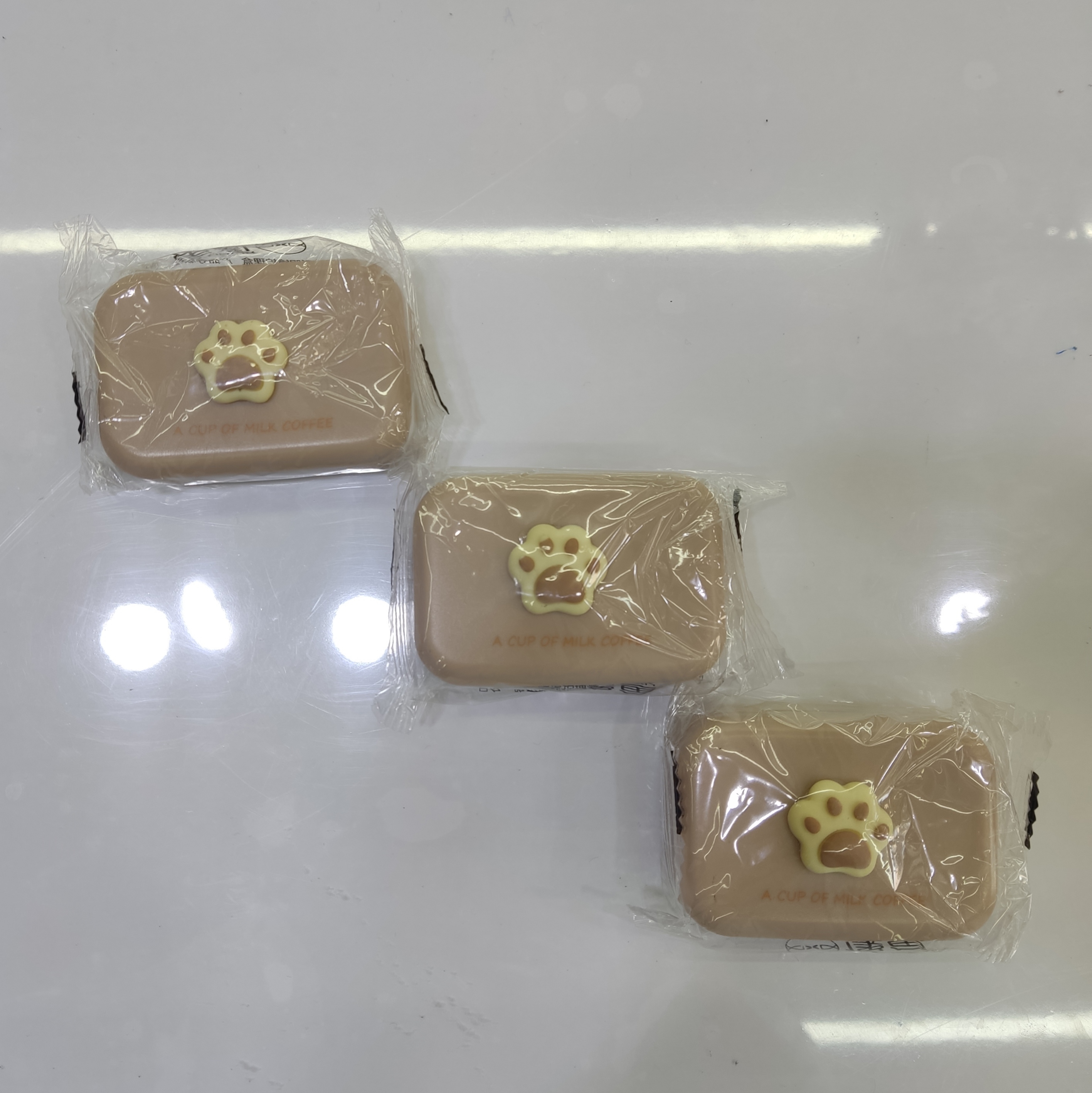 جعبه لنز طرح پنجه خرس