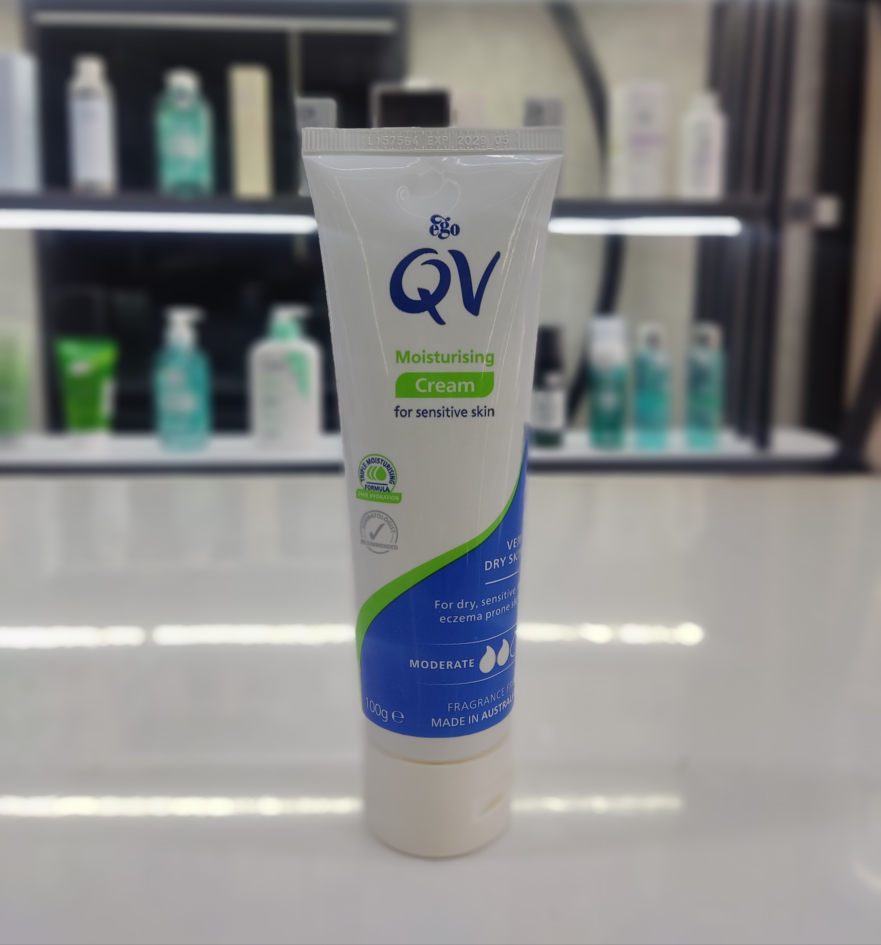 کرم مرطوب کننده پوست خشک کیو وی QV