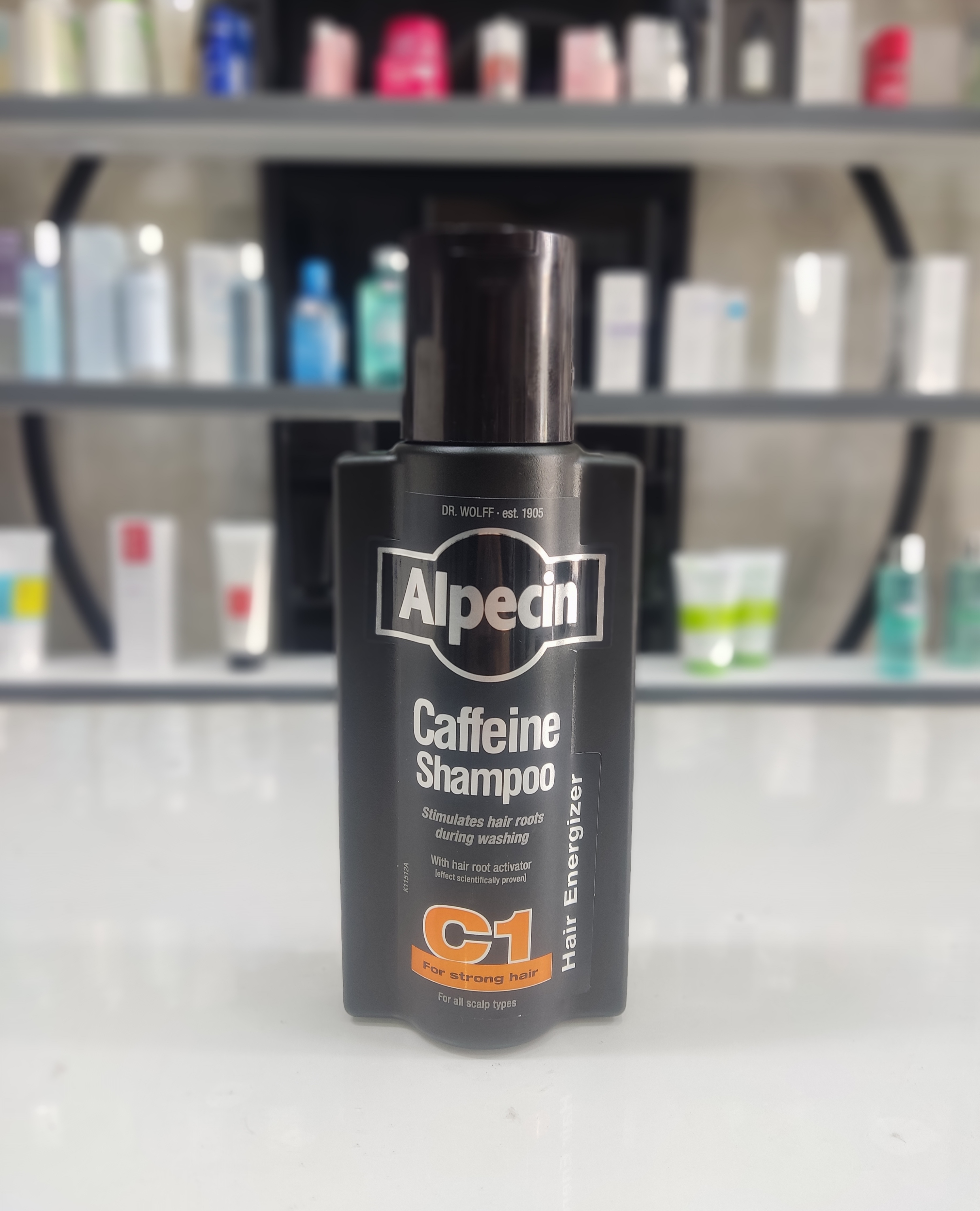 شامپو مشکی کافئین ضد ریزش و تفویت کننده مو آلپسین Alpecin